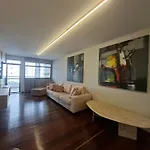 Marino Marine – Apartamento de 4 Quartos à Beira-Mar no Coração do Meireles